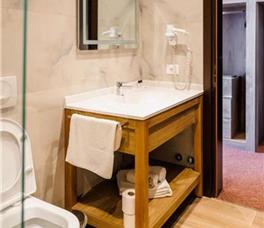 Amelia Mare - Guarantee 2025