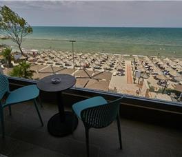 Dhome dyshe Deluxe me pamje nga deti