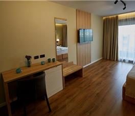 Dhome dyshe Deluxe me pamje anesore nga deti