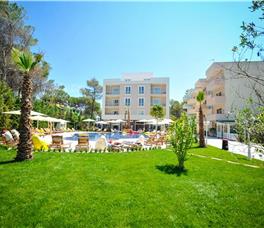 Sandy Beach Resort B