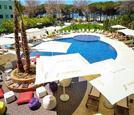 Sandy Beach Resort B