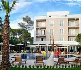 Sandy Beach Resort B