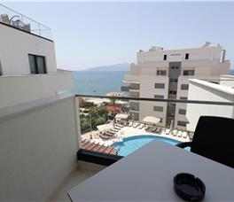 Triple room Deluxe with Balcony and Sea view
