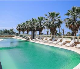 Lotus Beach Resort Karpen