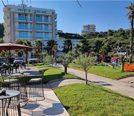 Lotus Beach Resort Karpen