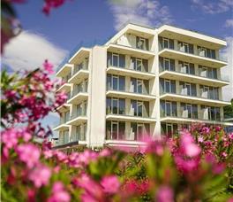 Lotus Beach Resort Karpen