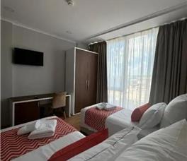 Dhome dyshe me Ballkon, me 1 krevate dopio ose 2 teke (pa pamje nga deti)