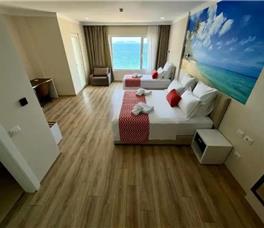 Dhome Treshe Deluxe me pamje nga deti (pa ballkon)