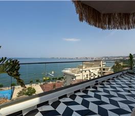 Suite Dhomë treshe me verandë dhe pamje nga deti