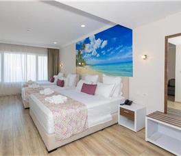 Dhome familjare me pamje nga deti dhe ballkon (për 4-5 persona)