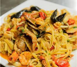 Ecuador Resort Zvernec