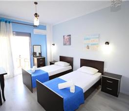 Double room with Twin bed and Mountain view