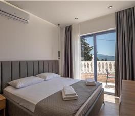 Double room Deluxe with Side sea view