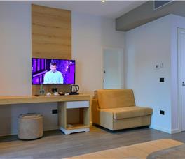 Dhome dyshe Deluxe me pamje nga deti AI