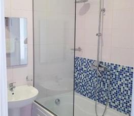 Apartment with a bedroom and a living room with kitchen, per 3 adults