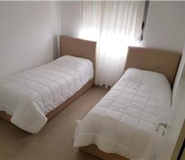 Apartment with two bedrooms and a living room with kitchen, per 5 adults