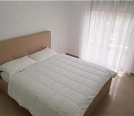 Apartment with two bedrooms and a living room with kitchen, per 5 adults