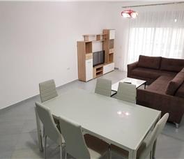 Apartment with two bedrooms and a living room with kitchen, per 5 adults