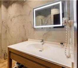 Room Deluxe Triple (Double bed + folding armchair)