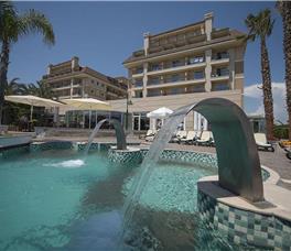 Crystal Family Resort