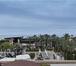 Crystal Family Resort