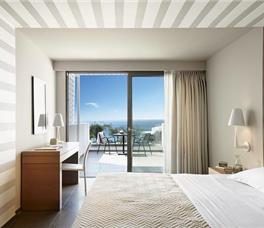 Lichnos Beach Hotel & Suites 