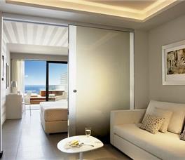 Lichnos Beach Hotel & Suites 