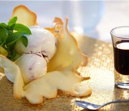 Lichnos Beach Hotel & Suites 