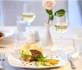 Lichnos Beach Hotel & Suites 