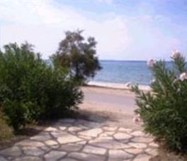 Beachfront Salvanos Apartments