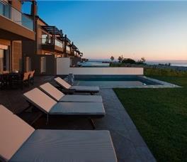 Sunny Villas Resort & Spa 