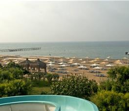 Jacaranda Club & Resort