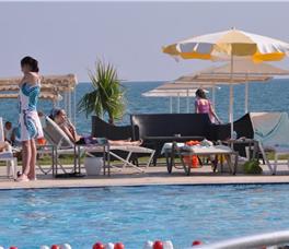 Jacaranda Club & Resort