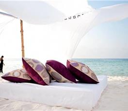 Constance Moofushi Resort Maldives 