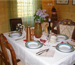 Vila 3 dhoma gjumi + dhoma ndenjeje