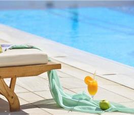 Pelican Bay Art Hotel