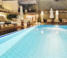 Pelican Bay Art Hotel