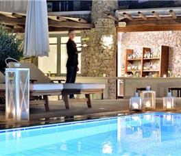 Pelican Bay Art Hotel