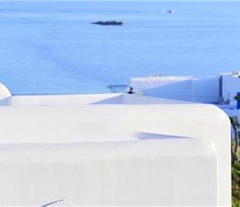 Pelican Bay Art Hotel