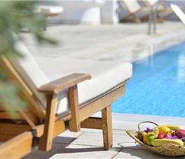 Pelican Bay Art Hotel