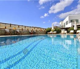 Pelican Bay Art Hotel