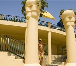 Fantasia Deluxe Hotel