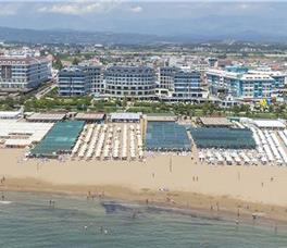 Commodore Elite Suites & Spa