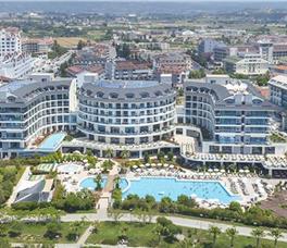 Commodore Elite Suites & Spa