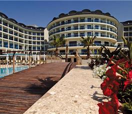 Commodore Elite Suites & Spa