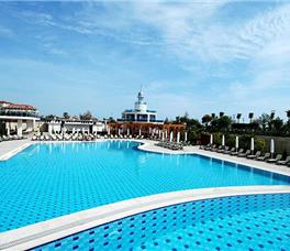 Commodore Elite Suites & Spa