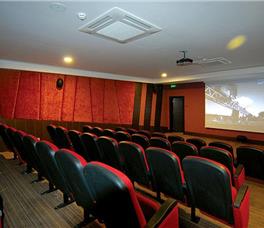 Commodore Elite Suites & Spa