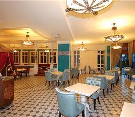 Commodore Elite Suites & Spa