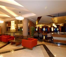 Commodore Elite Suites & Spa