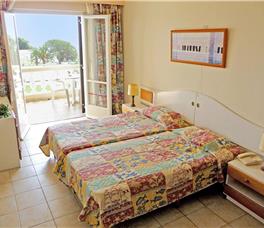 Family room Bungalow Beach Front